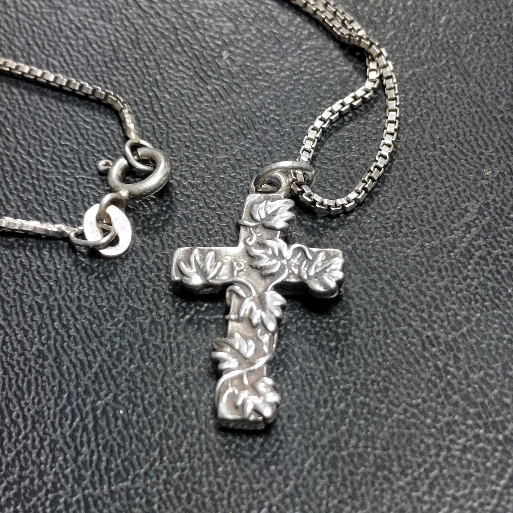 Sterling Silver Cross Pendant Charm With Ivy On 18" Box Chain Necklace 7/8" tall